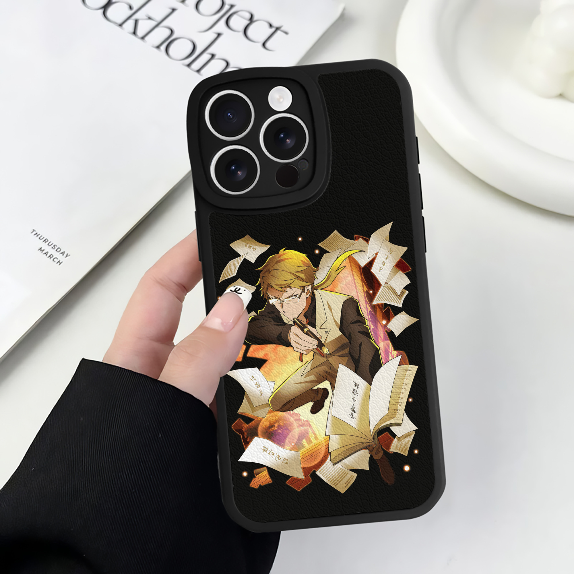 （画像用） 文豪ストレイドッグス Bungo Stray Dogs 【iPhone 16シリーズ対応】シリコンスマホケース（レザー調） 材質：シリコン